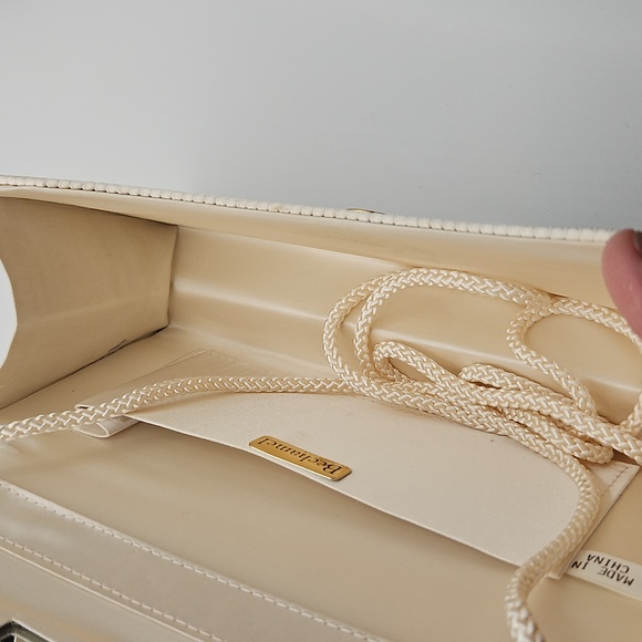 Vintage Bechamel Crossbody Cluch - Picture 5 of 12
